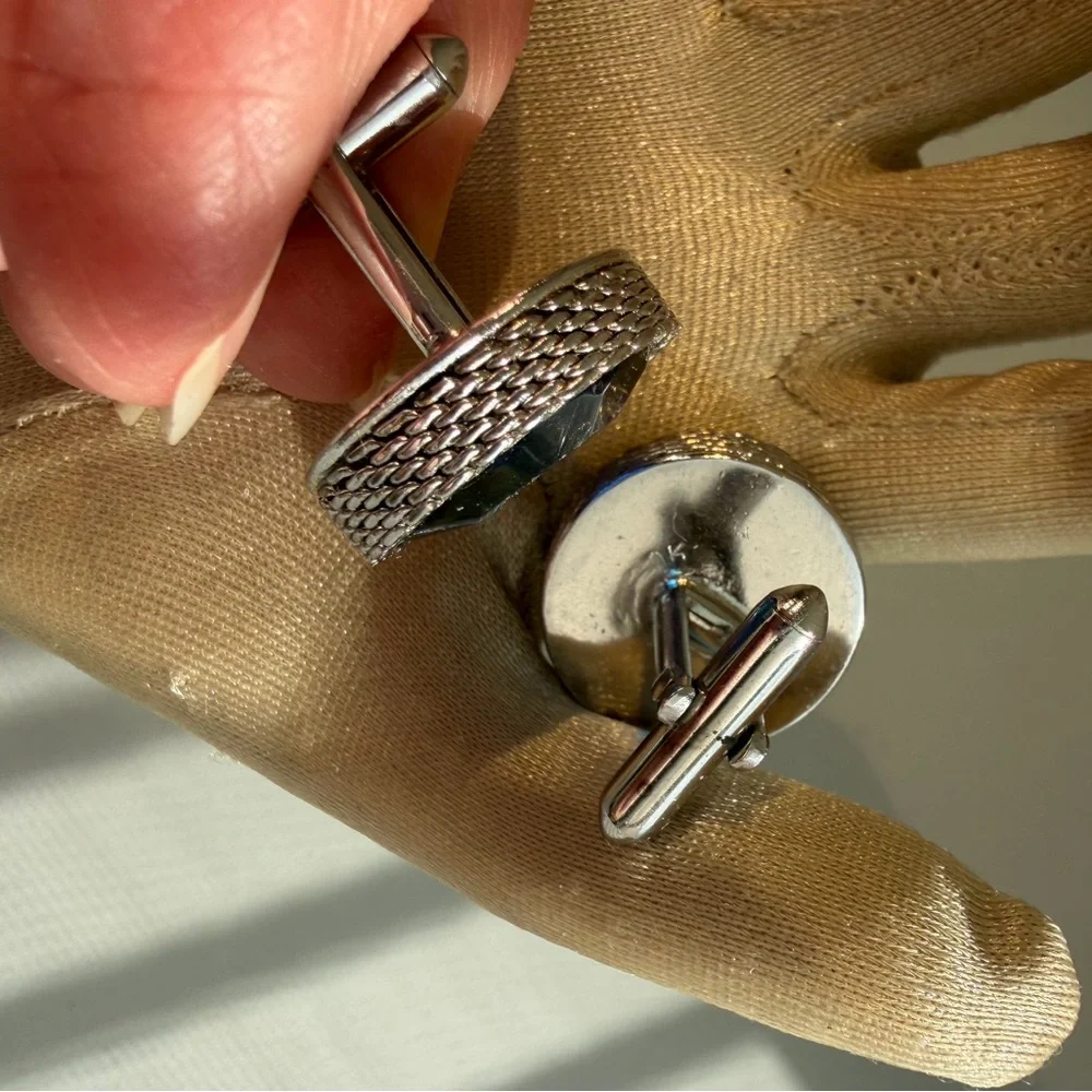 Vintage Swank Signed Peacock Blue Rivoli Crystal Glass Silver Tone Cufflinks